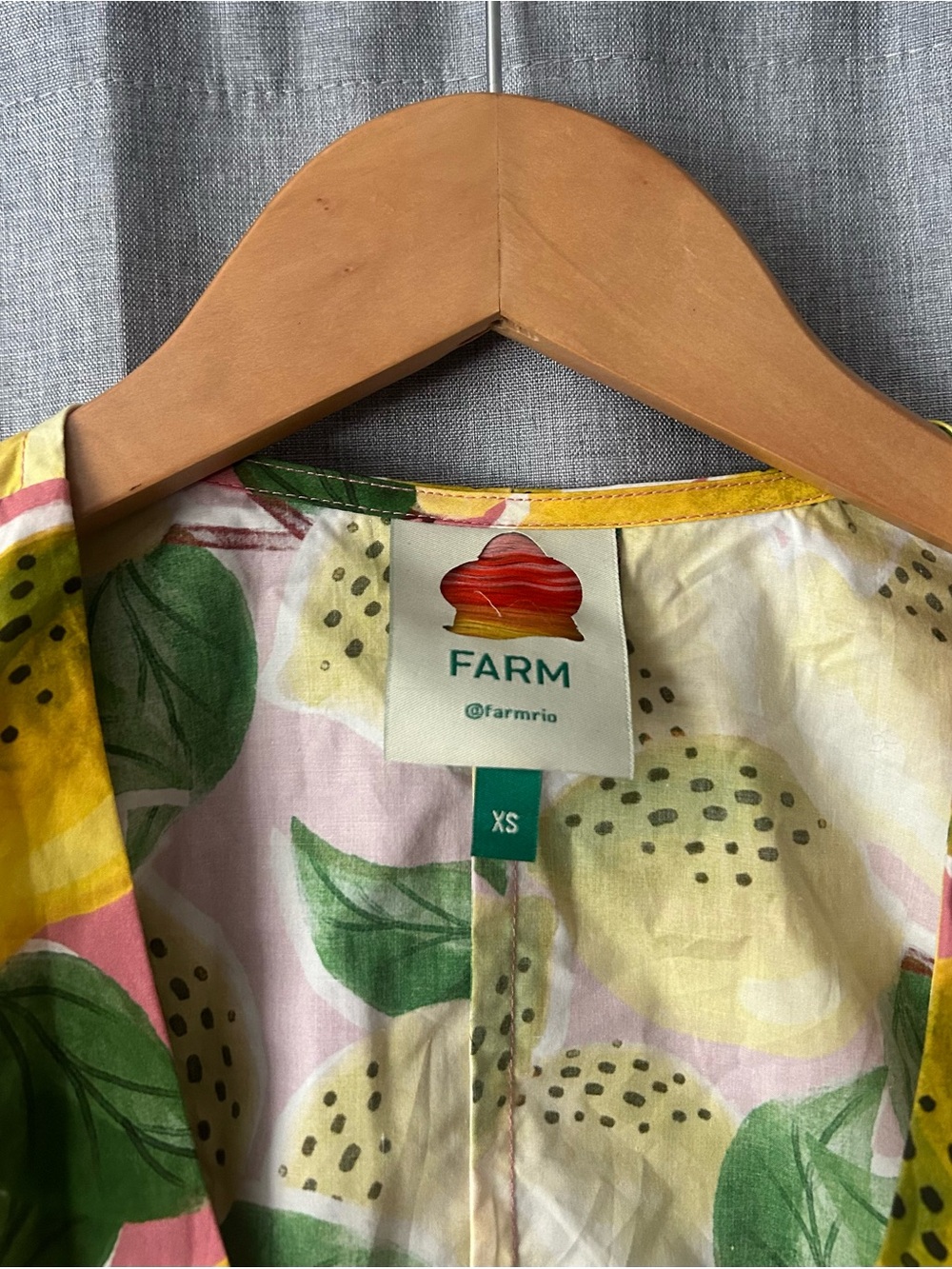 FARM Rio Fresh Lemons Puff Sleeve Button-Front V-Neck Top - Picture 8 of 10